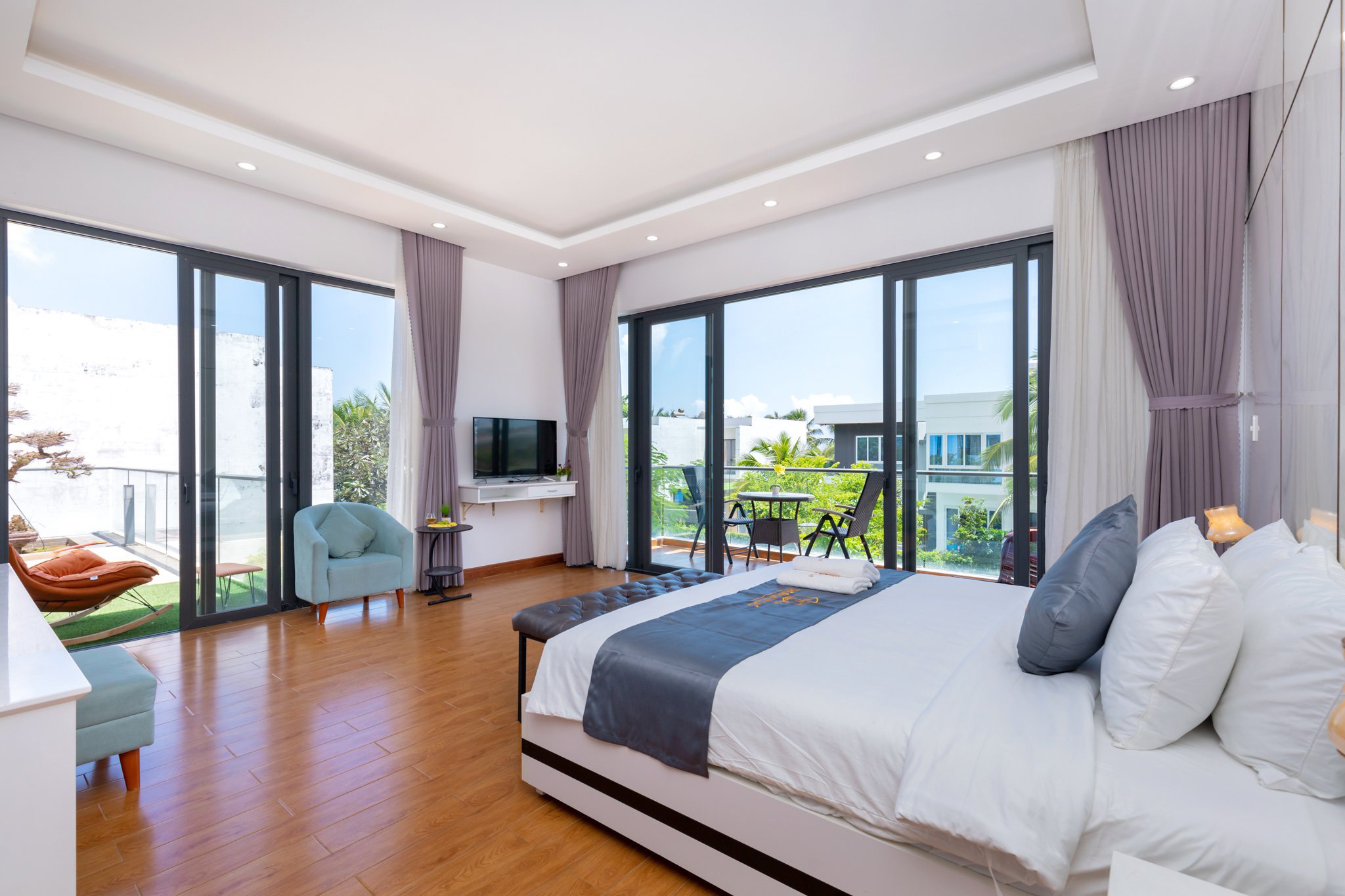 z4770851133284_a9c28a8083ff7d6457feed4fd919f677 The Palm Villas