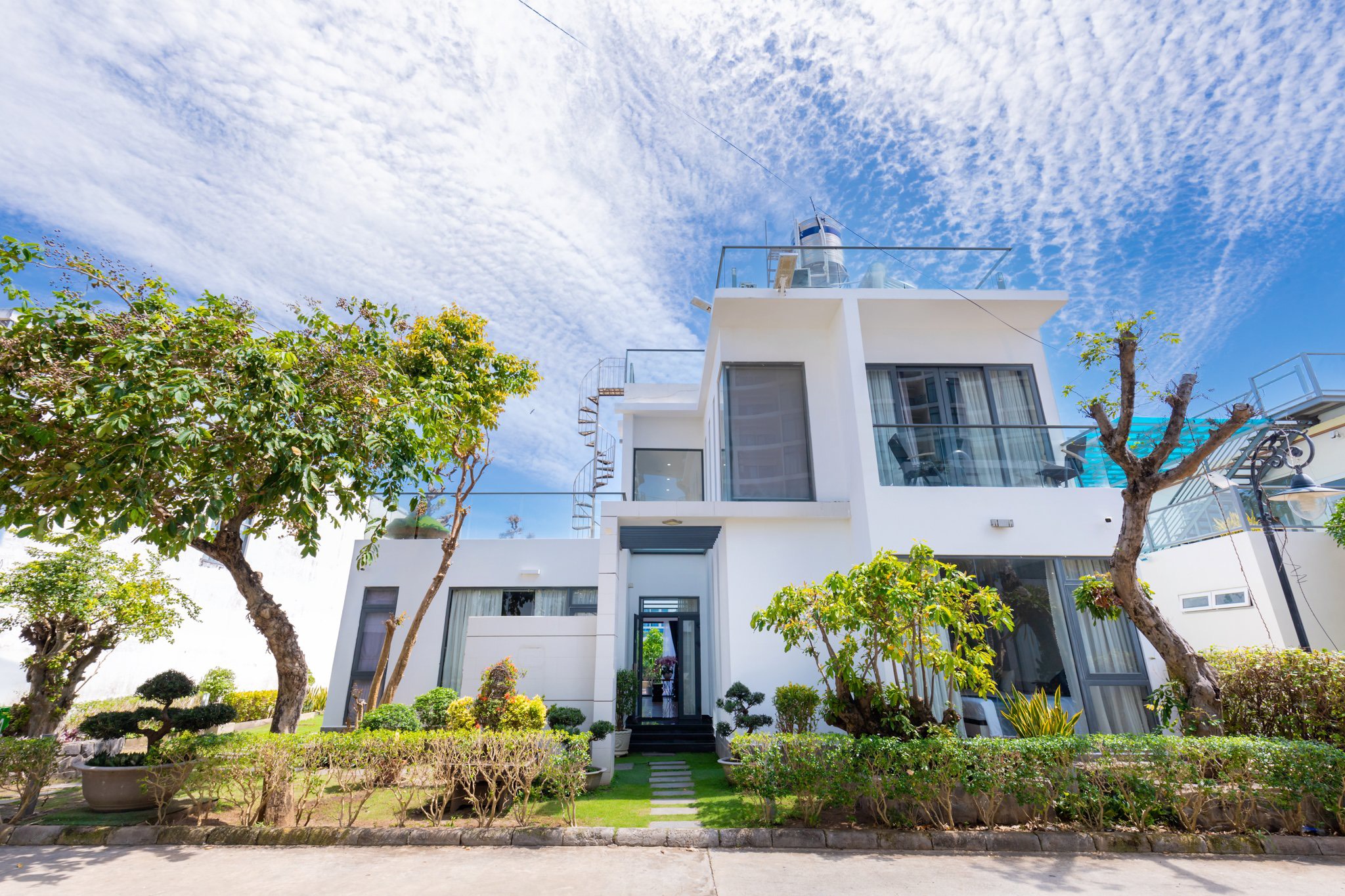 z4770851219120_47f87546fdcdc34fc72e27b5f93a404b The Palm Villas