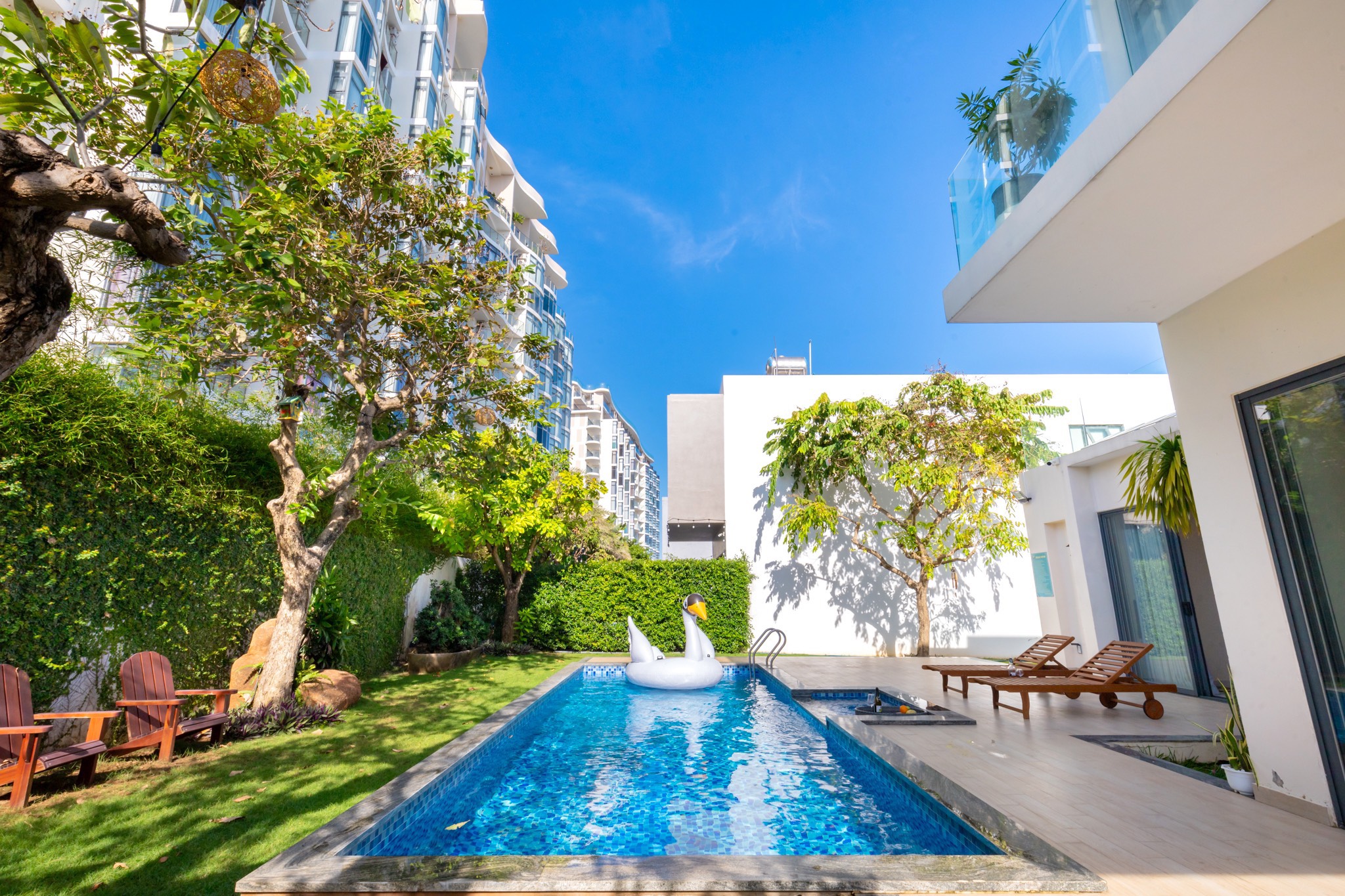 z4989358844998_b549a683c5f0c937cdaaedc258dc5bad The Palm Villas