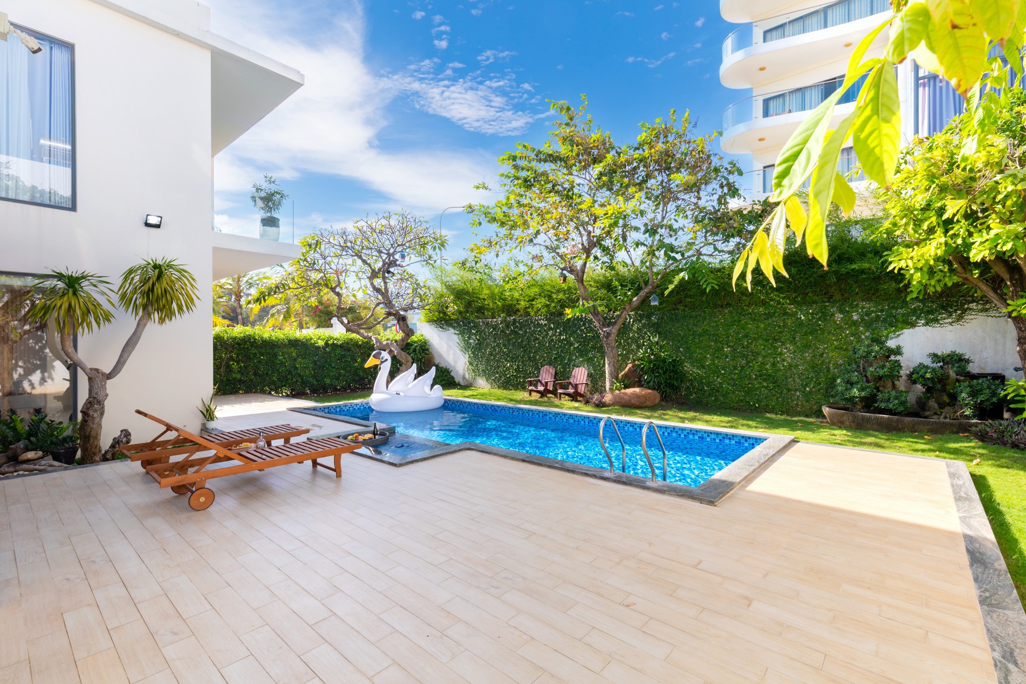 z4989358891477_4f6ee8784ed4d643c840604b03f10365 The Palm Villas