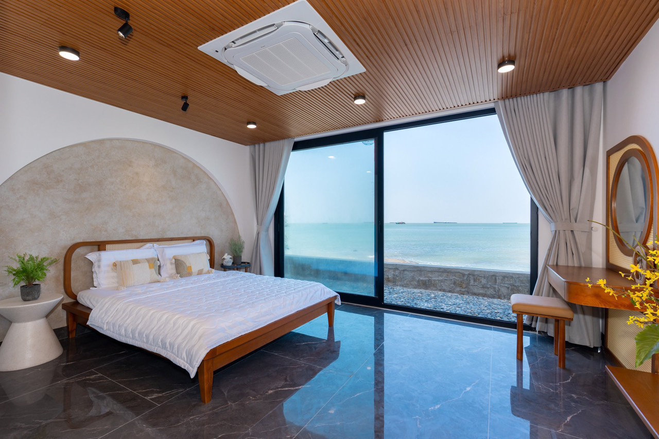 z5882637879837_600d8ccd80bd00a8e71ee225ed521162 The Palm Villas