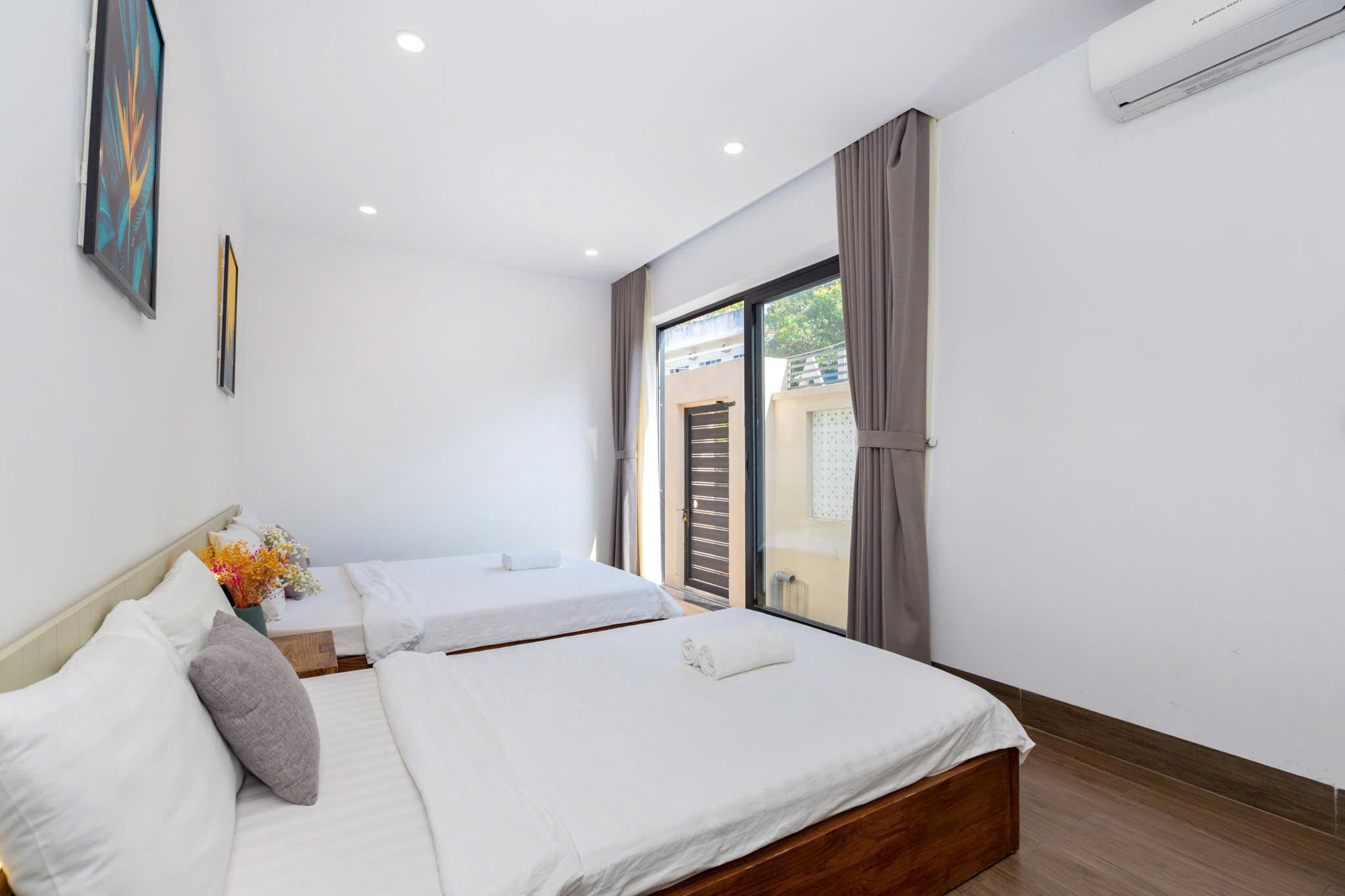z6498189187598_bf4afa02f206d2474ffb352a070c696d The Palm Villas
