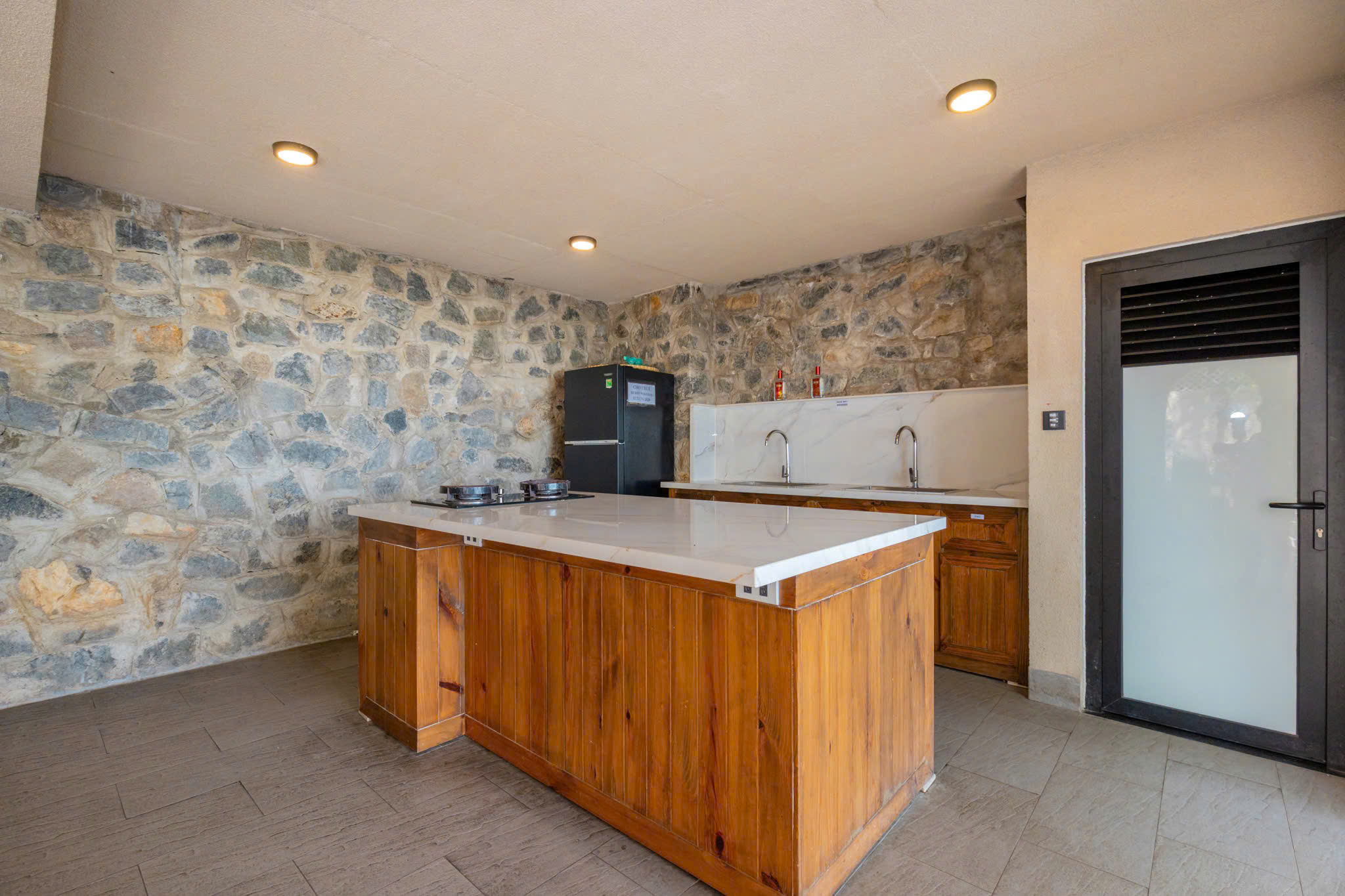 z6498189193898_d437a2abb90b1509b8d2cfa627166adc The Palm Villas