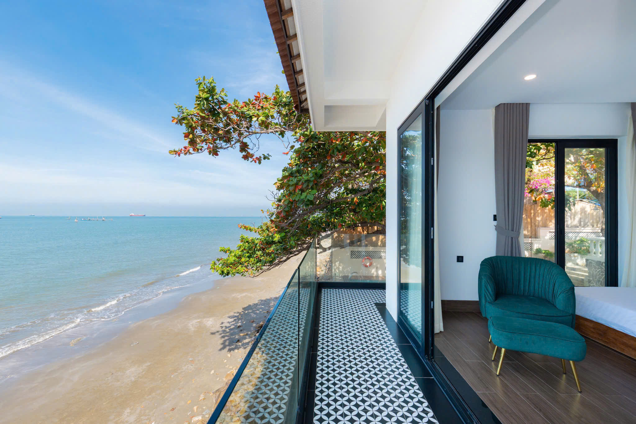 z6498189313802_0751115656e50e7ce138e65995b890e6 The Palm Villas