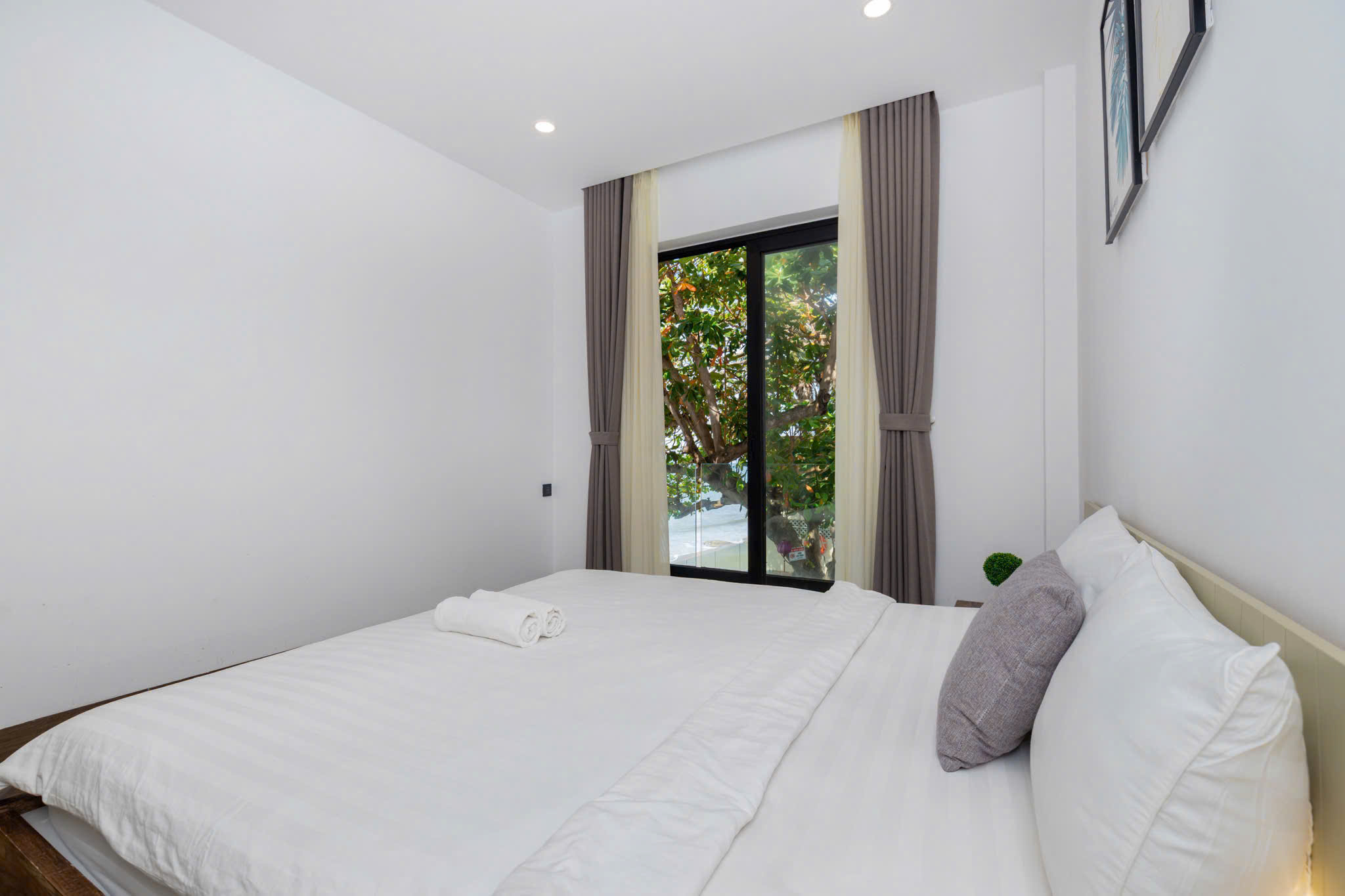 z6498191377196_4276917d7fc41aeee1f7d36609711e99 The Palm Villas